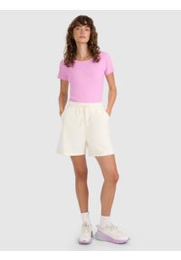 4f - 4F T-shirt regular z prążkowanej dzianiny damski - różowy L. Okazja: na co dzień. Kolor: różowy. Materiał: dzianina, prążkowany. Długość rękawa: raglanowy rękaw. Wzór: prążki. Styl: klasyczny, sportowy, casual