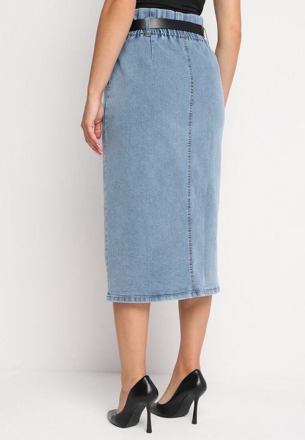 Born2be - Niebieska Spódnica z Bawełny z Wysokim Stanem Wykończona Gumką w Talii i Paskiem Crisianne. Okazja: do pracy. Stan: podwyższony. Kolor: niebieski. Materiał: bawełna. Wzór: aplikacja. Styl: elegancki