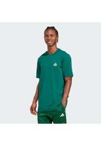 Adidas - Koszulka z grafiką Mini Pizza. Kolor: zielony. Materiał: bawełna