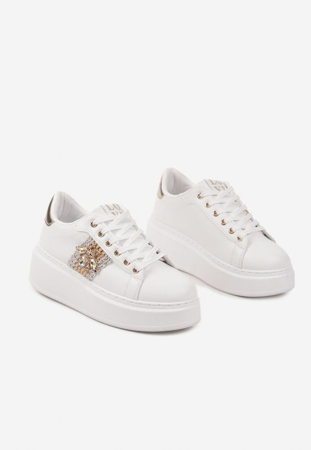 Renee - Biało-Złote Sneakersy Ozdobione Aplikacją Złotego Owada na Platformie Hlinntia. Kolor: biały. Wzór: aplikacja. Obcas: na platformie