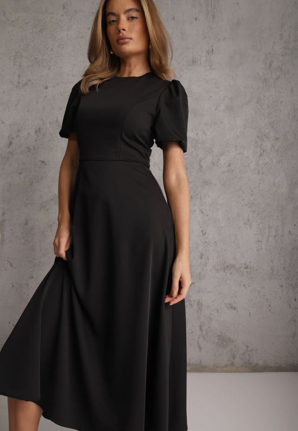 Renee - Czarna Rozkloszowana Sukienka Koktajlowa VICES na Krótki Rękaw Nessesha. Okazja: na randkę, na wesele, na ślub cywilny. Kolor: czarny. Długość rękawa: krótki rękaw. Styl: wizytowy. Długość: mini