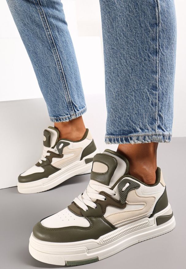 Renee - Zieloneo-Białe Sneakersy Ozdobione Wstawkami i Perforacją z Imitacji Skóry Cressia. Okazja: na co dzień. Kolor: beżowy. Materiał: skóra. Wzór: aplikacja