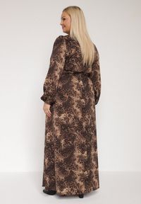 Born2be - Brązowa Rozkloszowana Sukienka w Cętki Reinafa. Okazja: na co dzień. Kolor: brązowy. Styl: casual #6