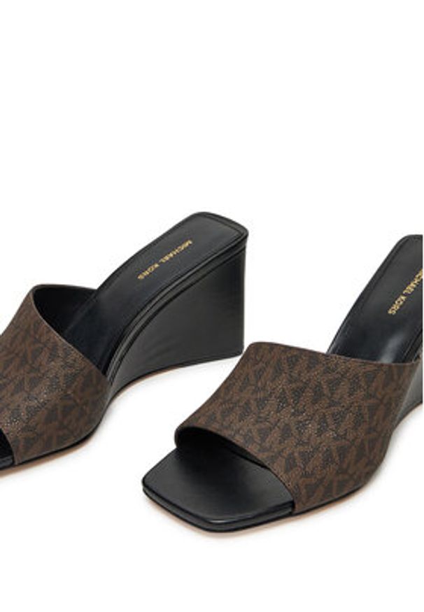 MICHAEL Michael Kors Klapki Merriam Wedge 40S5MMMS1B Brązowy. Kolor: brązowy. Materiał: skóra