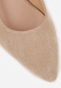 Born2be - Ciemnobeżowe Sandały Vices na Stożkowym Obcasie ze Skórzaną Wkładką i Odkrytą Piętą Selandra. Kolor: beżowy. Materiał: skóra. Sezon: lato. Obcas: na obcasie. Wysokość obcasa: średni #9