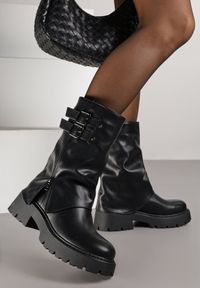 Renee - Czarne Botki Biker Boots VICES ze Sprzączkami i Cholewką Imitującą Nogawkę Anevita. Zapięcie: sprzączka. Kolor: czarny. Materiał: jeans, koronka, skóra. Szerokość cholewki: normalna. Styl: rockowy