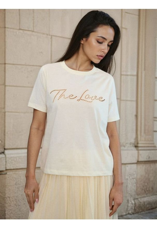 Sinsay - Bawełniana koszulka z ażurowym napisem - żółty. Kolor: żółty. Materiał: bawełna. Wzór: napisy, ażurowy