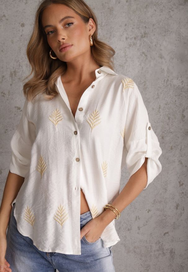 Renee - Biała Wiskozowa Koszula z Przedłużonym Tyłem Haftem i Podpinanymi Rękawami Sophora. Okazja: na co dzień. Kolekcja: plus size. Kolor: biały. Materiał: wiskoza. Wzór: haft. Sezon: lato. Styl: casual