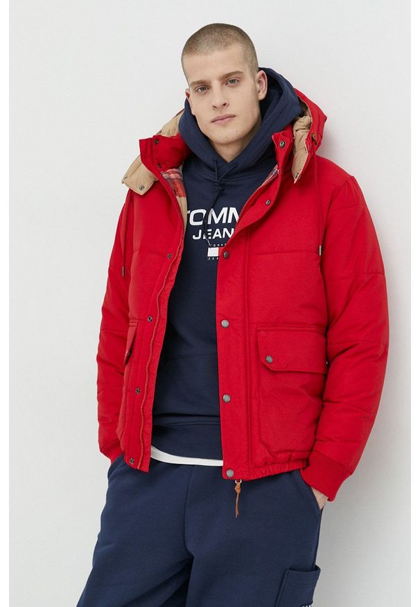 Superdry kurtka męska kolor czerwony zimowa. Okazja: na co dzień. Kolor: czerwony. Materiał: materiał. Sezon: zima. Styl: casual