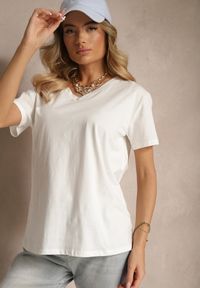 Renee - Biały T-shirt z Bawełny z Dekoltem w Serek Tanirea. Okazja: na co dzień. Typ kołnierza: dekolt w serek. Kolor: biały. Materiał: bawełna. Styl: casual