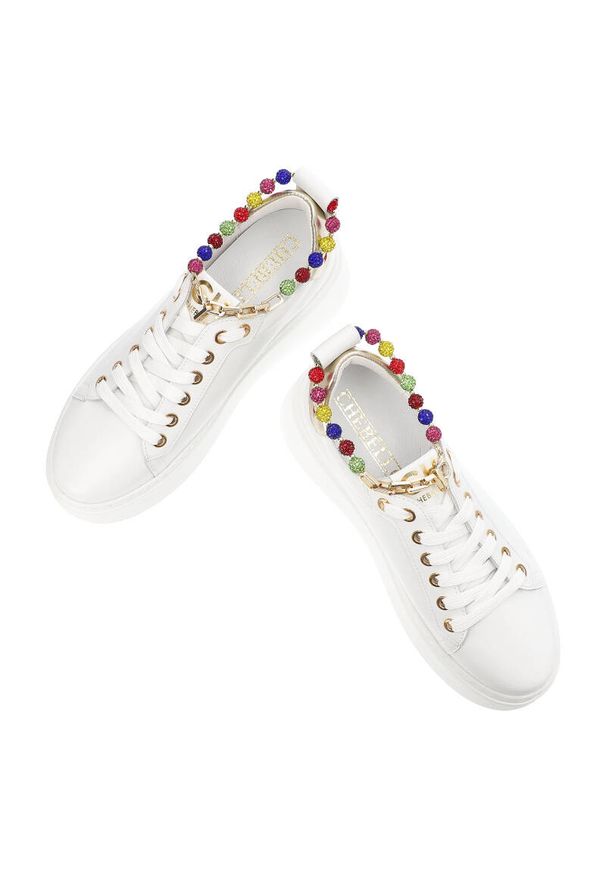 CheBello - Białe Sneakersy Chebello Wygodne Obuwie Damskie. Okazja: na co dzień. Kolor: biały. Materiał: skóra. Sezon: lato