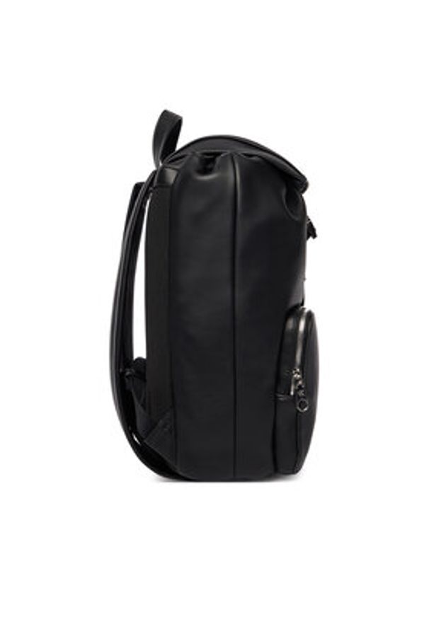 Calvin Klein Plecak Webbing Strap Flap LV04F3590G Czarny. Kolor: czarny. Materiał: skóra