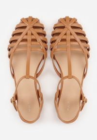 Renee - Brązowe Sandały VICES Ozdobione Cienkimi Paskami Calodora. Okazja: na co dzień. Zapięcie: pasek. Kolor: brązowy. Materiał: jeans. Wzór: aplikacja. Styl: casual #3