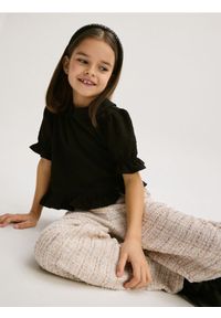 Reserved - Bluzka z haftowanym wzorem - czarny. Kolor: czarny. Materiał: bawełna. Wzór: haft #1