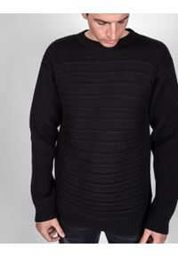 Les Hommes Sweter | LJK402-660U | Round Neck Sweater With Pleats | Mężczyzna | Czarny. Okazja: na co dzień. Kolor: czarny. Materiał: wełna. Styl: casual #2