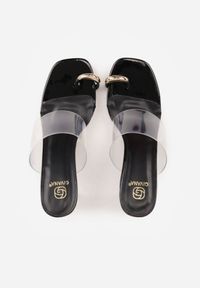 Born2be - Czarne Klapki na Słupku z Transparentnym Paskiem i Obcasem Ryrnell. Okazja: na co dzień. Kolor: czarny. Materiał: jeans, materiał. Obcas: na obcasie. Styl: casual, elegancki, klasyczny. Wysokość obcasa: średni #8