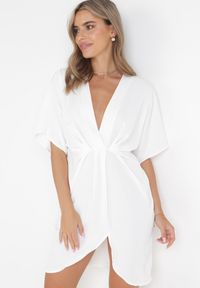 Born2be - Biała Sukienka z Kopertowym Dekoltem i Rękawem Nietoperz Eupfia. Kolor: biały. Sezon: lato. Typ sukienki: kopertowe #4