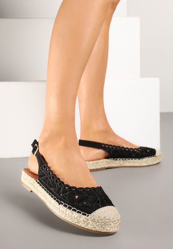 Born2be - Czarne Sandały Espadryle Slingback z Plecionką i Ażurową Cholewką Loriene. Okazja: na co dzień. Zapięcie: pasek. Kolor: czarny. Wzór: ażurowy. Obcas: na obcasie. Styl: casual, elegancki. Wysokość obcasa: niski