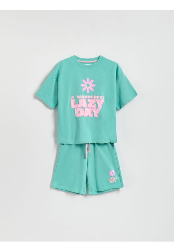 Reserved - Bawełniany komplet z nadrukiem - jasnoturkusowy. Kolor: turkusowy. Materiał: bawełna. Wzór: nadruk