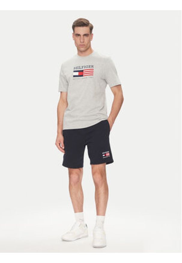 TOMMY HILFIGER - Tommy Hilfiger T-Shirt American Monotype MW0MW39843 Szary Regular Fit. Kolor: szary. Materiał: bawełna