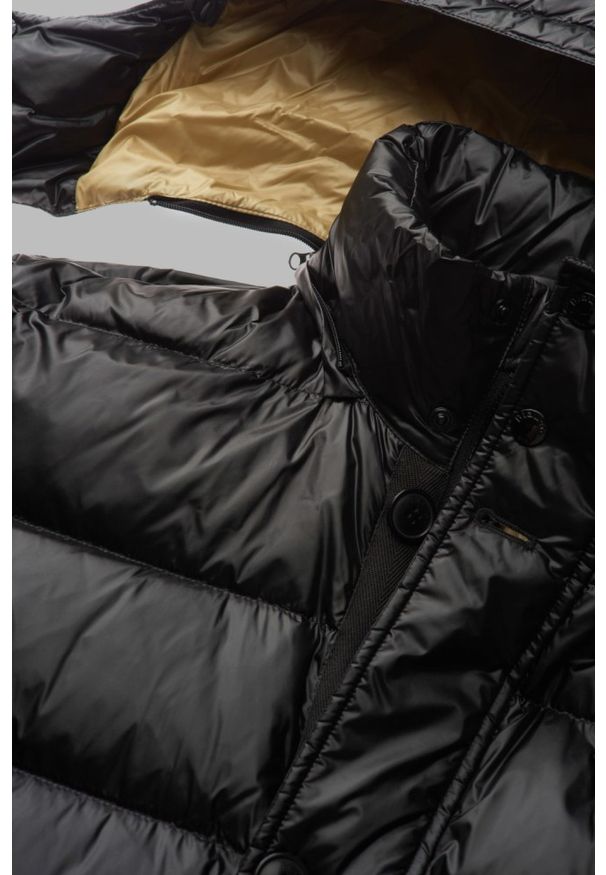 Blauer USA - BLAUER Czarna długa kurtka męska Carver Raincoat Long Jackets. Kolor: czarny. Materiał: poliamid, puch. Długość: długie