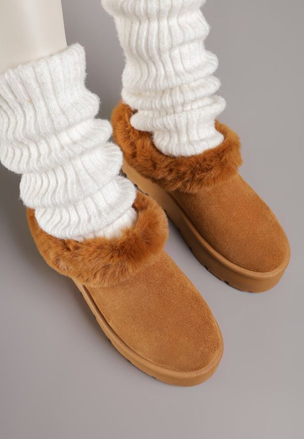 Renee - Brązowe Krótkie Śniegowce na Platformie Ozdobione Futerkiem Sewlara. Okazja: na co dzień. Kolor: brązowy. Materiał: futro. Wzór: aplikacja. Obcas: na platformie. Styl: casual, street