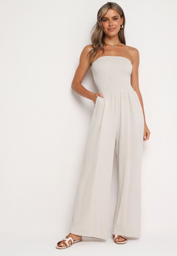 Born2be - Beżowy Bawełniany Taliowany Kombinezon Góra Bandeau Wykończona Gumkami Moranna. Okazja: na co dzień. Kolor: beżowy. Materiał: bawełna. Sezon: lato. Styl: casual, klasyczny