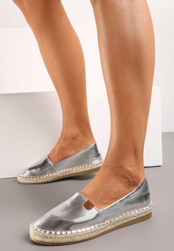 Renee - Srebrne Płaskie Casualowe Espadryle w Stylu Boho Lephea. Okazja: na co dzień. Zapięcie: bez zapięcia. Kolor: srebrny. Materiał: len. Sezon: lato. Styl: casual, boho