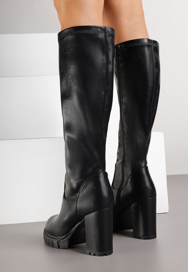 Born2be - Czarne Klasyczne Kozaki na Słupkowym Obcasie z Dopasowaną Cholewką Lattinea. Okazja: na co dzień, na imprezę. Kolor: czarny. Materiał: jeans, dzianina. Szerokość cholewki: normalna. Obcas: na obcasie. Styl: klasyczny. Wysokość obcasa: średni