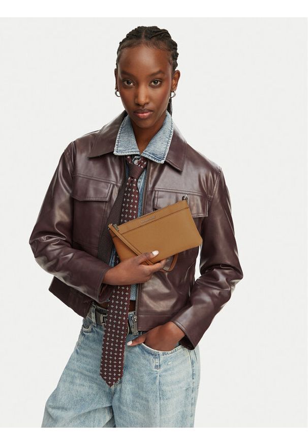 MICHAEL Michael Kors Torebka Jet Set 32F5SJ6F6L Brązowy. Kolor: brązowy. Materiał: skórzane