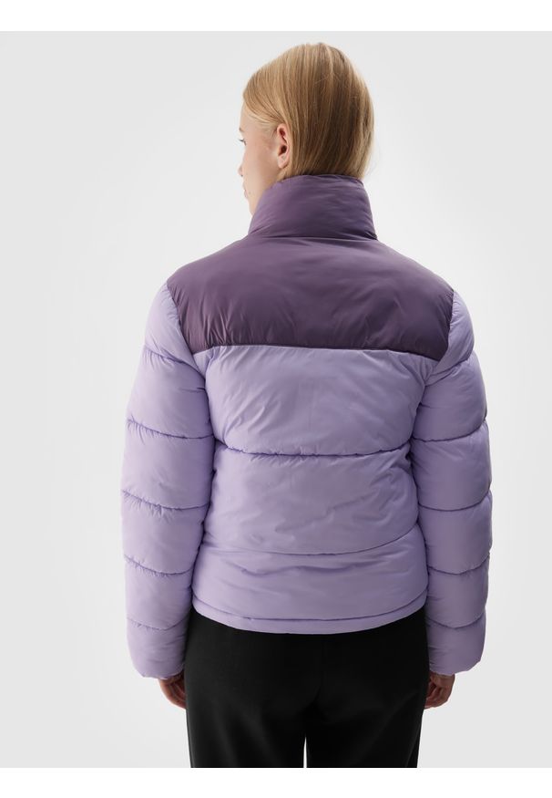 4f - 4F Kurtka puchowa z wypełnieniem syntetycznym damska - fioletowa S. Okazja: na co dzień. Typ kołnierza: kołnierzyk stójkowy. Kolor: fioletowy. Materiał: syntetyk, puch. Długość: długie. Wzór: gładki. Sezon: zima. Styl: casual, sportowy, klasyczny