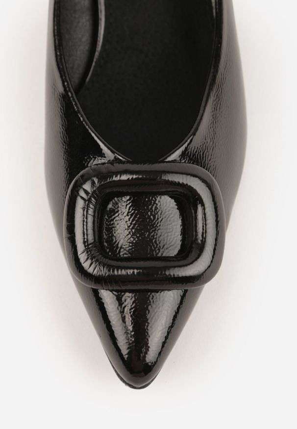 Born2be - Czarne Czółenka na Obcasie Vices ze Skórzaną Wkładką Ozdobione Klamrą Aponelle. Zapięcie: klamry. Kolor: czarny. Materiał: skóra. Wzór: aplikacja. Obcas: na obcasie. Wysokość obcasa: średni