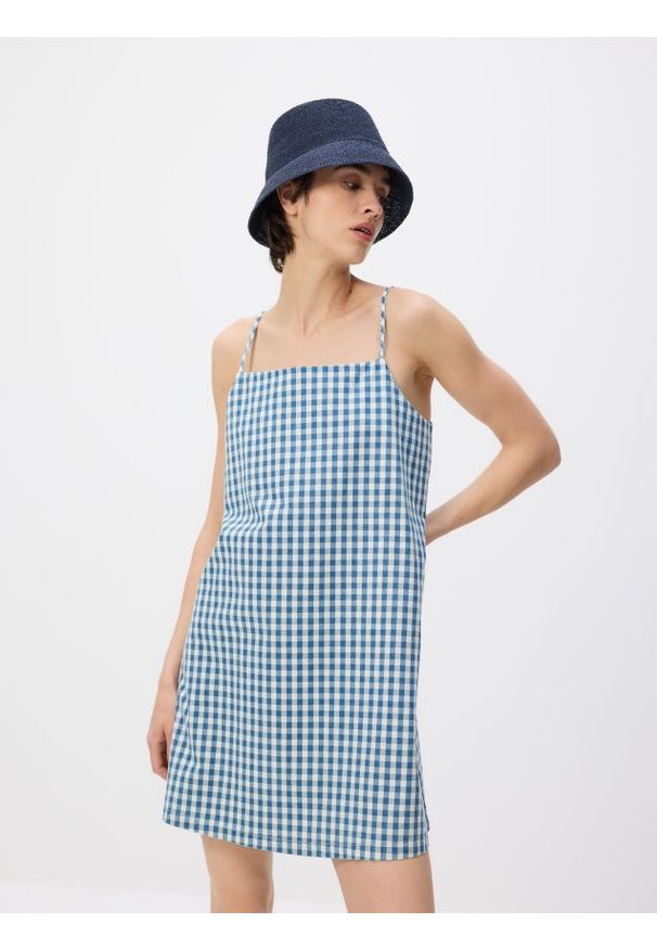 Reserved - Jeansowa sukienka mini - niebieski. Kolor: niebieski. Materiał: jeans. Typ sukienki: proste. Długość: mini