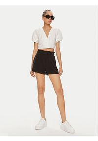 Vero Moda Bluzka Charlotte 10303653 Biały Regular Fit. Kolor: biały. Materiał: bawełna