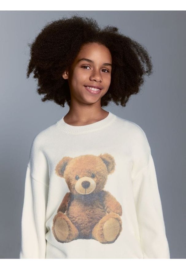 Reserved - Sweter z misiem - złamana biel. Materiał: dzianina