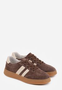 Renee - Ciemnobrązowe Sneakersy ze Skóry Naturalnej z Geometrycznym Wzorem Zetisius. Okazja: na co dzień. Kolor: brązowy. Materiał: skóra. Wzór: geometria #5