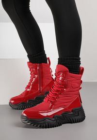 Born2be - Czerwone Sznurowane Śniegowce VICES z Lakierowanymi Wstawkami i Tłoczeniami Reisanna. Okazja: na co dzień. Kolor: czerwony. Materiał: lakier. Styl: casual, sportowy #4