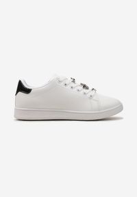Born2be - Biało-Czarne Sneakersy Sznurowane z Metalowymi Ozdobami Alivrepa. Nosek buta: okrągły. Zapięcie: sznurówki. Kolor: biały. Materiał: materiał. Wzór: aplikacja. Obcas: na obcasie. Wysokość obcasa: niski #5
