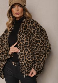 Renee - Brązowa Bluza z Lnem Oversize w Panterkę Tinnestira. Okazja: na co dzień. Kolor: brązowy. Materiał: len. Wzór: motyw zwierzęcy. Styl: elegancki, casual #3