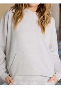 Sinsay - Bluza hoodie z kieszenią - szary. Kolor: szary. Materiał: dzianina