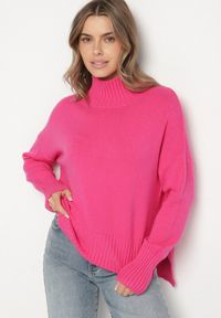 Born2be - Fuksjowy Gładki Golf w Klasycznym Stylu Ralenatia. Okazja: na co dzień. Typ kołnierza: golf. Kolor: różowy. Materiał: skóra, jeans. Długość rękawa: długi rękaw. Długość: długie. Wzór: gładki. Styl: klasyczny