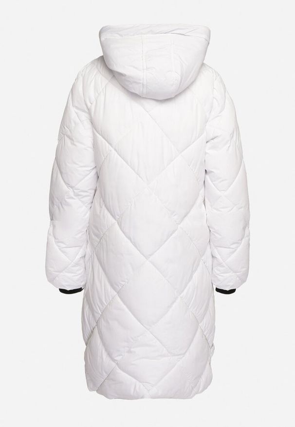 Born2be - Biała Kurtka z Kapturem i Kieszeniami w Kraciaste Pikowane Przeszycia Ettaline. Okazja: na co dzień. Typ kołnierza: kaptur. Kolor: biały. Materiał: jeans. Styl: casual, elegancki, sportowy, klasyczny