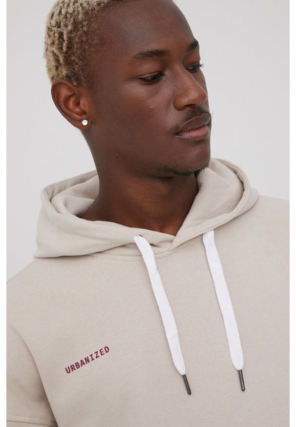 Only & Sons bluza męska kolor beżowy z kapturem z nadrukiem. Typ kołnierza: kaptur. Kolor: beżowy. Materiał: bawełna. Wzór: nadruk