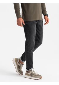 Ombre Clothing - Spodnie męskie jeansowe TAPERED FIT z przeszyciami i podwiniętymi nogawkami – czarne V3 - Rozmiar: L. Okazja: na co dzień. Kolor: czarny. Materiał: jeans. Wzór: aplikacja. Styl: casual, elegancki