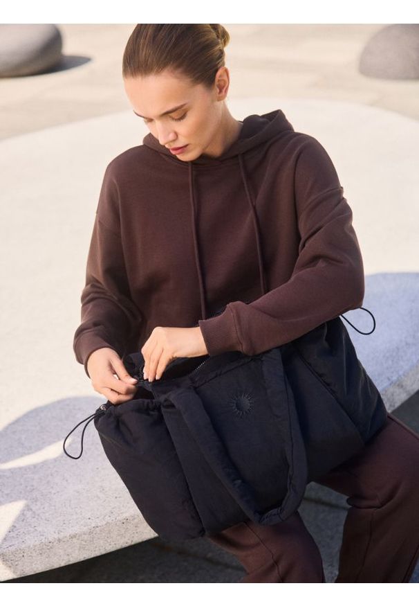 Reserved - Bawełniana bluza z kapturem - ciemnobrązowy. Typ kołnierza: kaptur. Kolor: brązowy. Materiał: bawełna