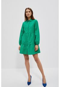 MOODO - Koszulowa sukienka zielona. Kolor: zielony. Materiał: poliester, bawełna. Typ sukienki: koszulowe
