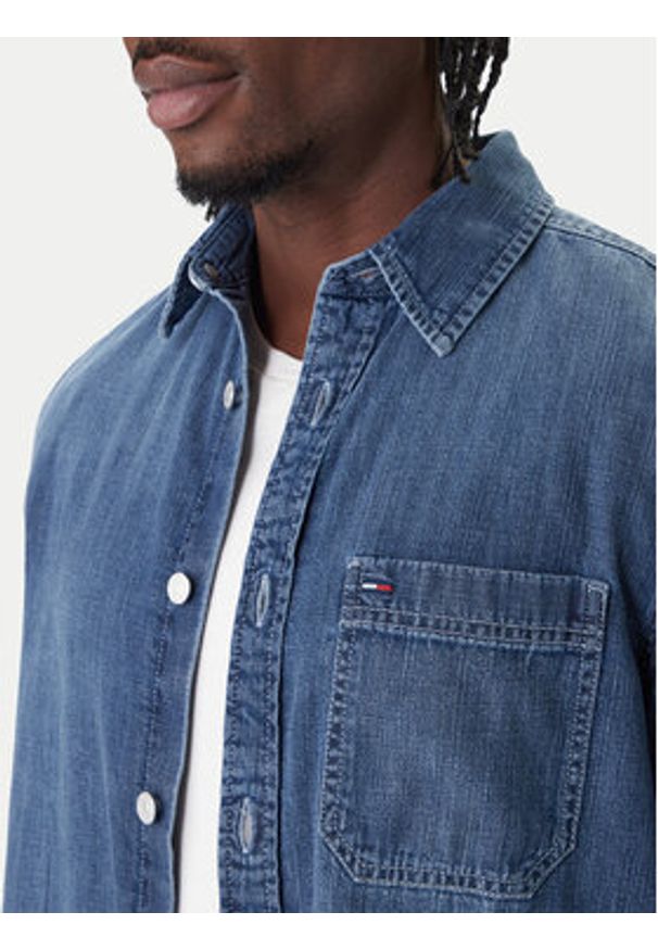 Tommy Jeans Koszula DM0DM22303 Niebieski Regular Fit. Kolor: niebieski. Materiał: jeans, bawełna