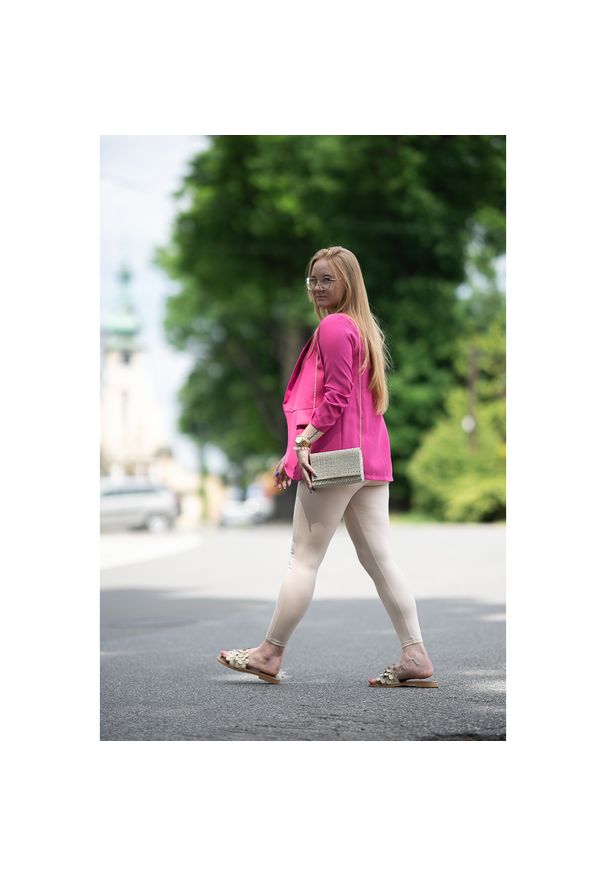 Beżowe Klapki Armodo Śliczne Obuwie Damskie. Kolor: beżowy. Wzór: aplikacja. Sezon: lato