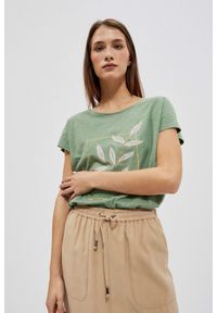 MOODO - T-shirt z nadrukiem oliwkowy. Kolor: oliwkowy. Materiał: bawełna. Wzór: nadruk