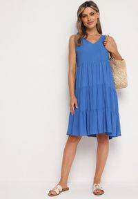 Born2be - Niebieska Rozkloszowana Sukienka z Bawełny na Ramiączkach Zasea. Okazja: na randkę, na co dzień. Typ kołnierza: dekolt w kształcie V. Kolor: niebieski. Materiał: bawełna. Długość rękawa: na ramiączkach. Styl: elegancki, casual #5